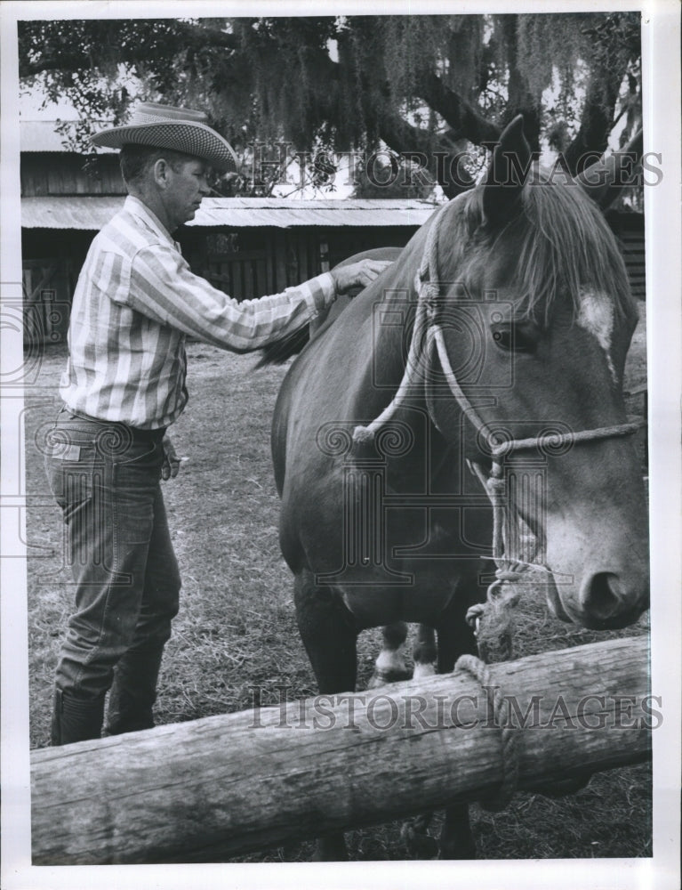 1959 Press Photo Jim &amp; Jack Mitchell Brothers Ranch With Horses - Historic Images