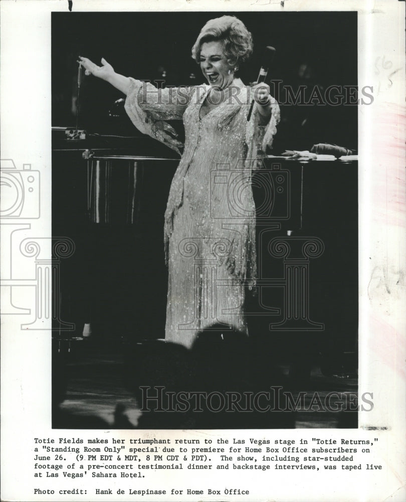 1976 Press Photo Totie Fields Comedian in Las Vegas - RSJ17937 - Historic Images