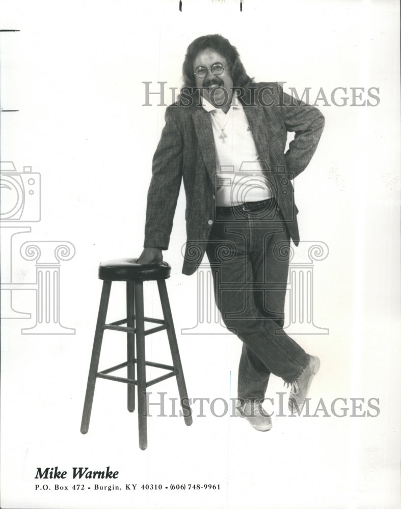 1989 Press Photo Mike Wanke Standing By Bar Stool - RSJ18043 - Historic Images