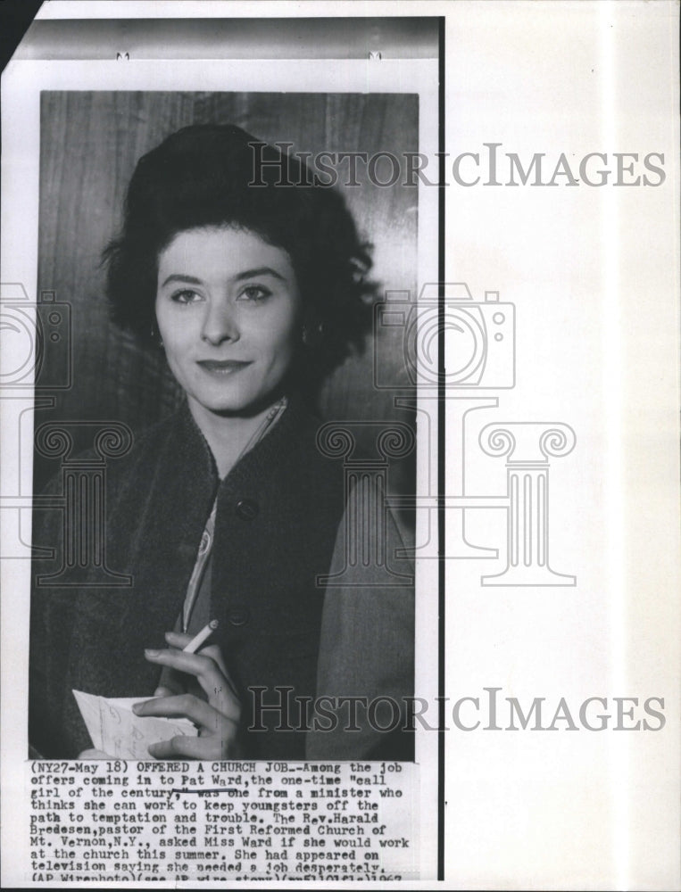 1967 Press Photo Rev. Harald Bredesen Asks Miss Pat Ward To Work At Church - Historic Images