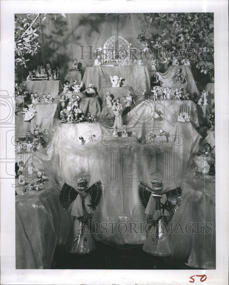 1957 Press Photo Mrs. Frank E. Warner's collection of Angels - Historic Images