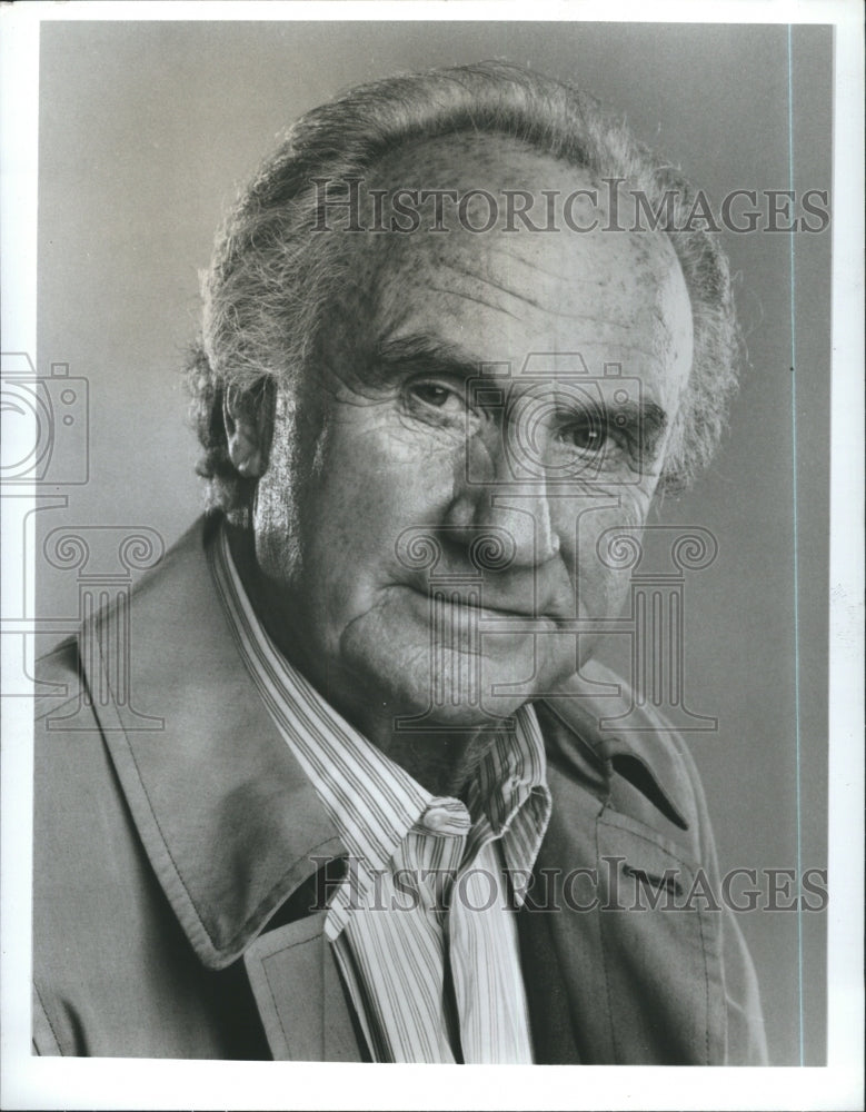 1985 Press Photo Jack Warden Stars In Crazy Like A Fox - Historic Images