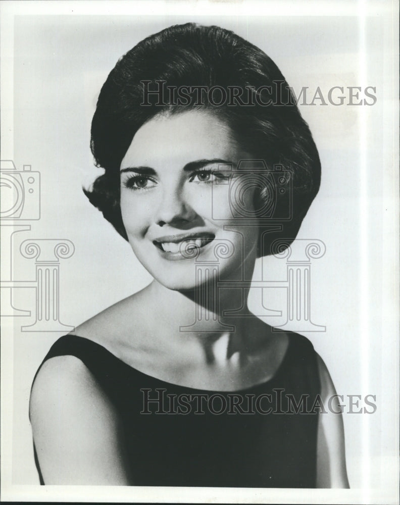 1967 Press Photo Ellen Warner Miss Maine of 1964 - Historic Images