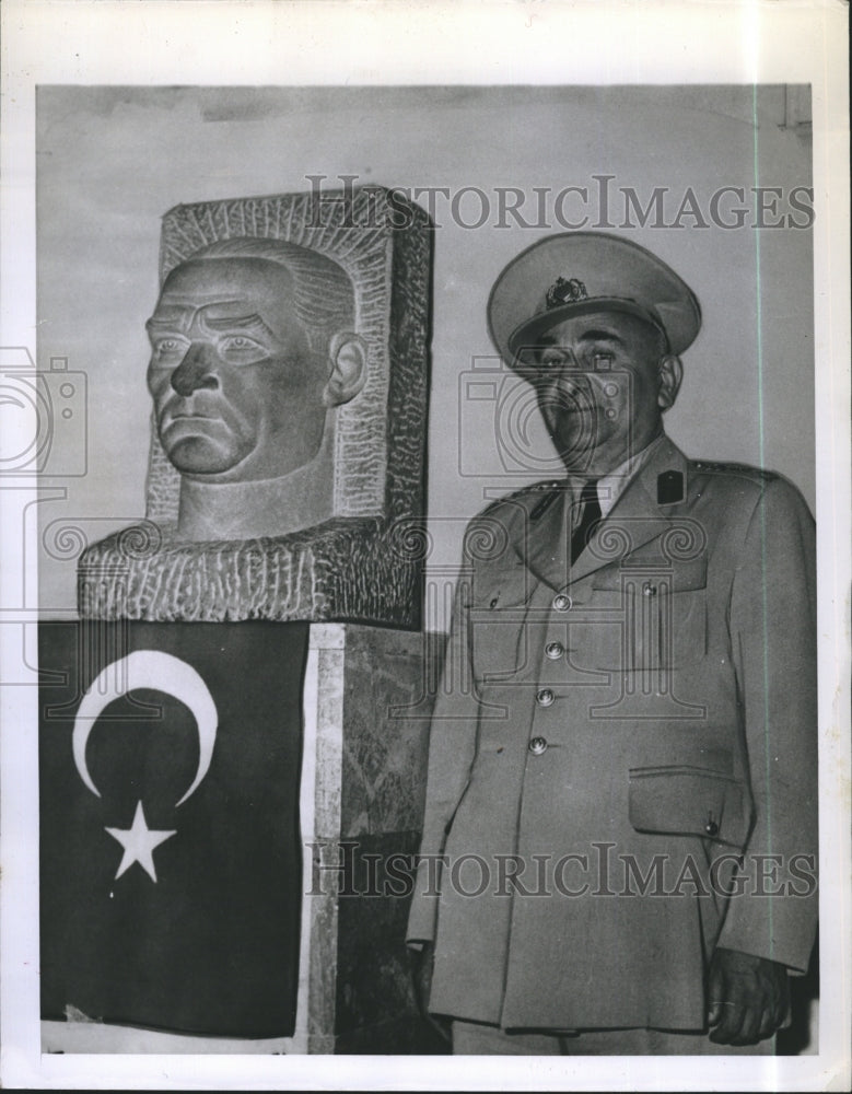 1960 Press Photo General Cemal Gursel, Prime MInister and Defense Sec. of Turkey - Historic Images