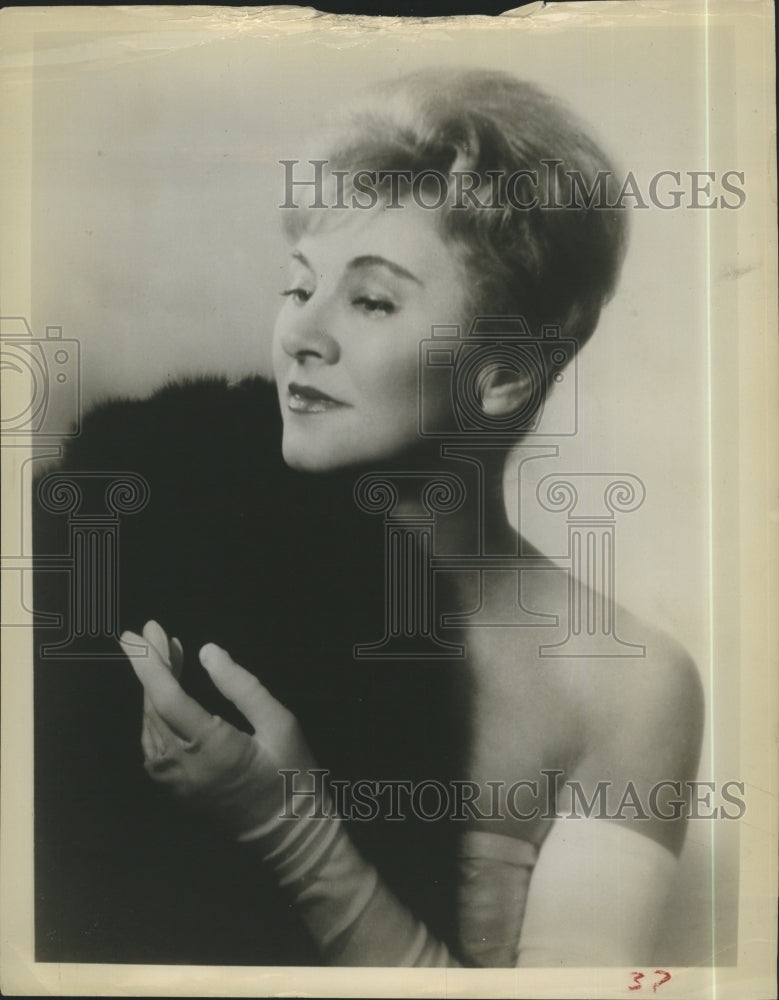 Press Photo Hildegarde, American cabaret singer. - Historic Images