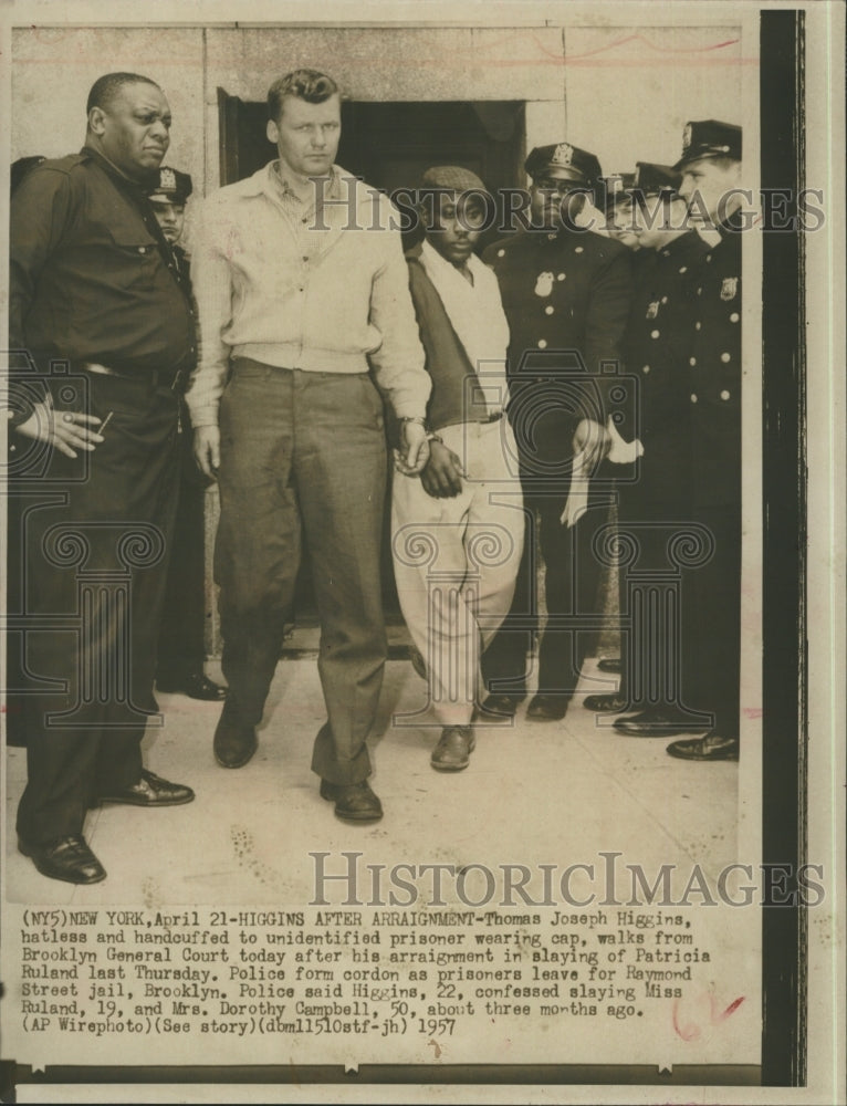 1967 Press Photo Thomas Higgins Leaves Court After Confessing Murders - Historic Images