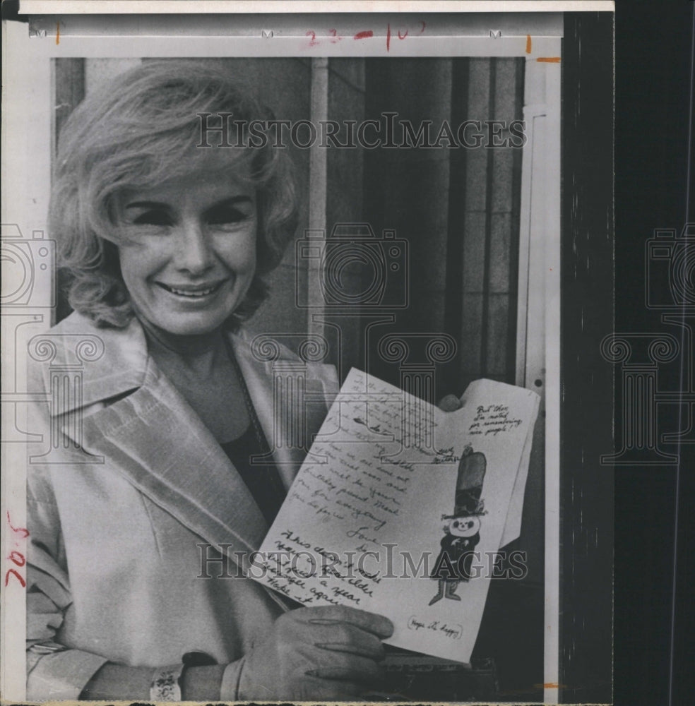 1966 Press Photo Mrs. Mossler With Cards - Historic Images