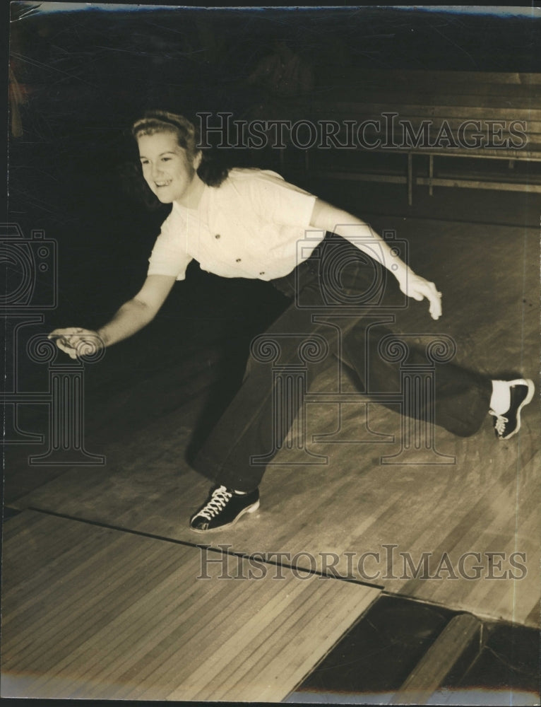 Press Photo Ibby McNab/Mrs John Edward Wright Bowling - Historic Images