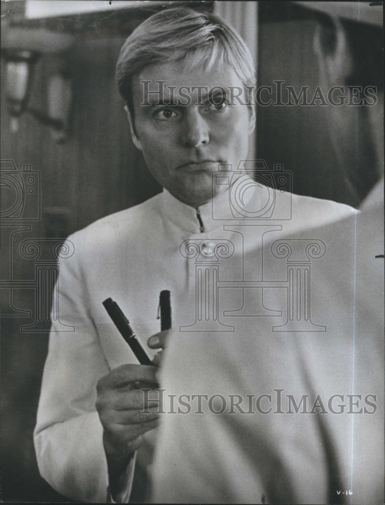 1988 Press Photo Helmut Griem Actor VOYAGE OF THE DAMNED - Historic Images