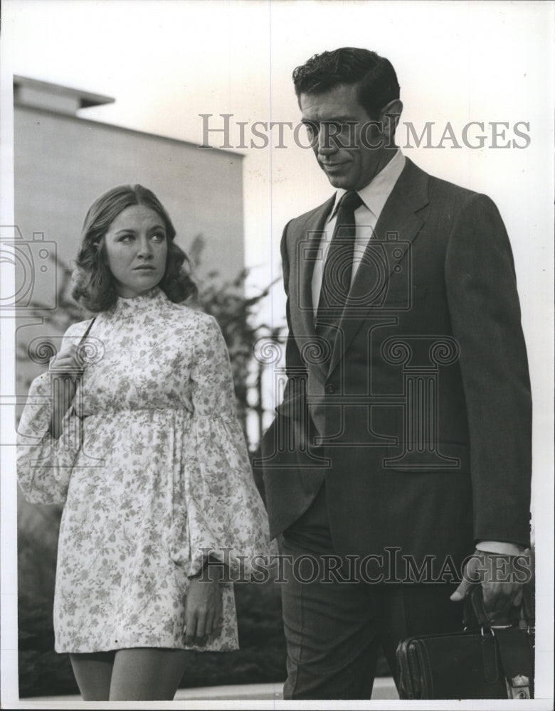 1971 Press Photo The Bold Ones Virginia Cartwright Joseph Campanella Actors - Historic Images