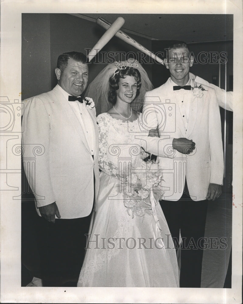 Press Photo Harold Lanier Wife Beverly Harrell Wedding Photo - Historic Images