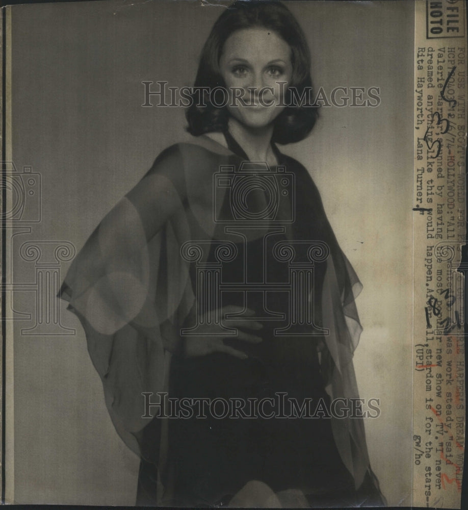 1975 Press Photo Actress Valerie Harper - Historic Images