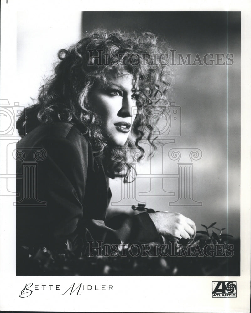 1990 Press Photo Closeup Of Legendary Singer/Actress Bette Midler COPY - Historic Images