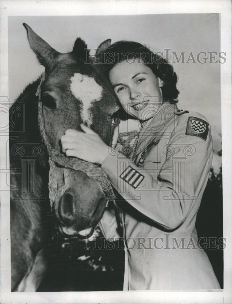 1945 Press Photo Sergeant Geraldine Horne with Horse General - Historic Images