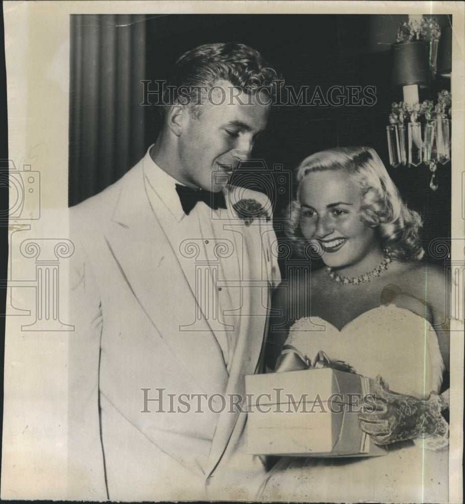 1949 Press Photo Darrylin Zannuck and Robert Livingston wedding. - Historic Images