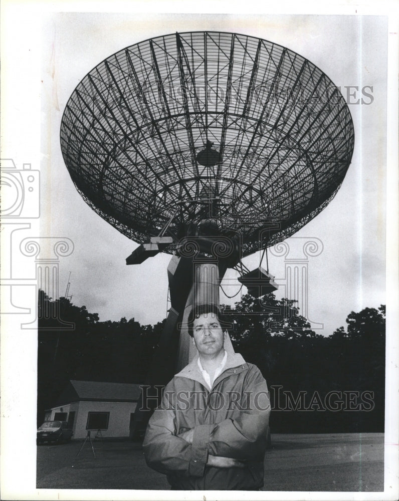 1985 Press Photo Paul Horwitz at Oak Ridge Observatory in Harvard, Mass. - Historic Images