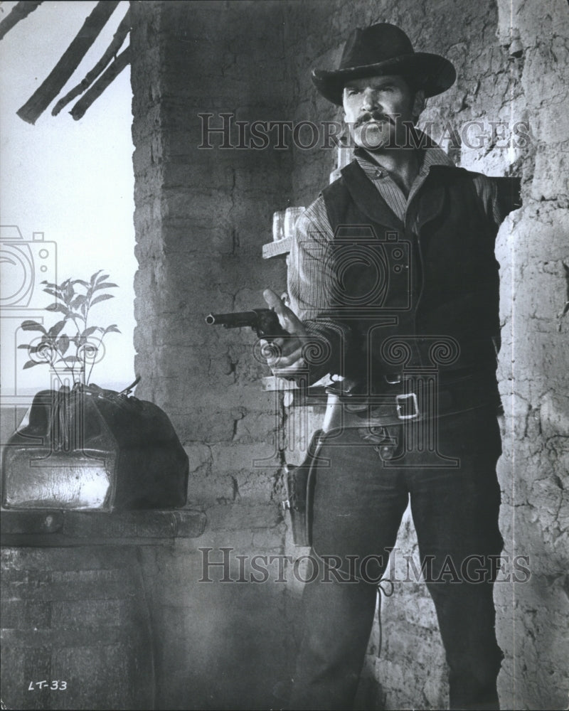 1967 Press Photo James Garner Actor HOUR OF THE GUN - Historic Images