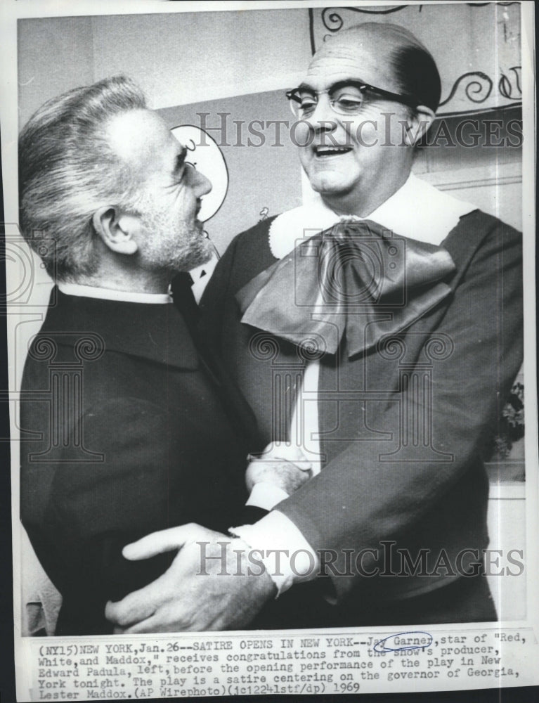 1969 Press Photo Jay Garner Broadway Actor RED WHITE AND MADDOX Edward Padula - Historic Images