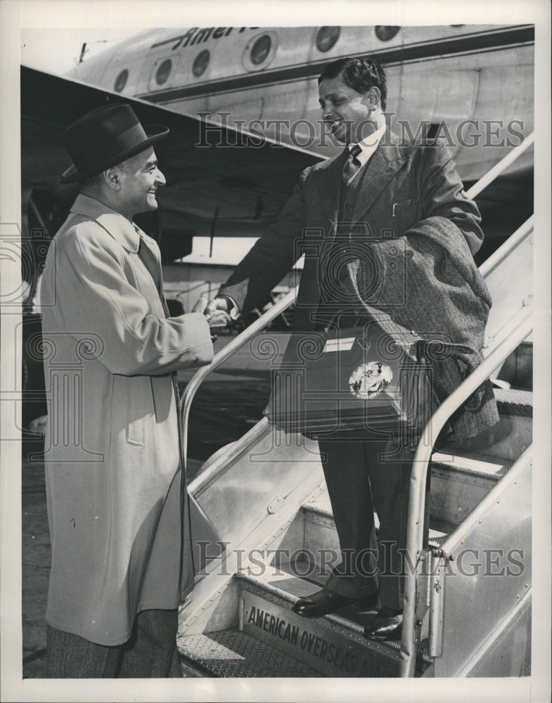 1949 Press Photo Devadas Ghandi meet Pres.of India J.J. Singh as he step down. - Historic Images