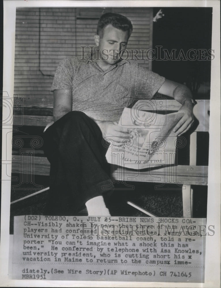 1951 Press Photo Jerry Bush University of Toledo basketball coach - Historic Images
