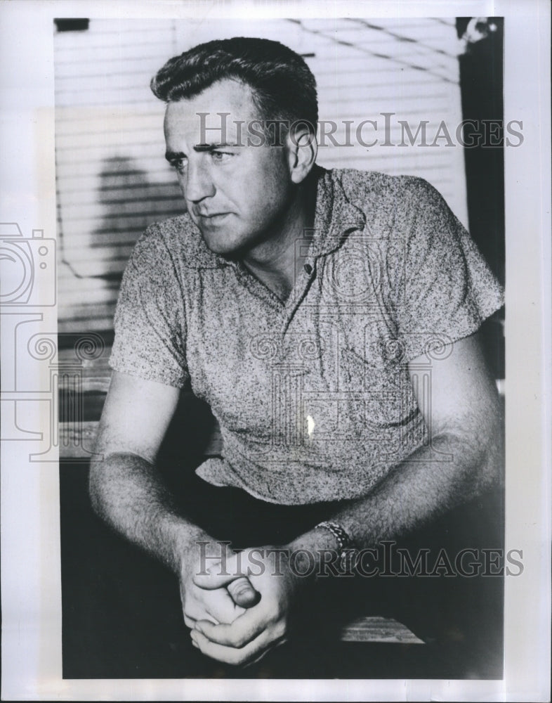 1951 Press Photo University of Toledo Coach Jerry Bush shocked to hear news - Historic Images