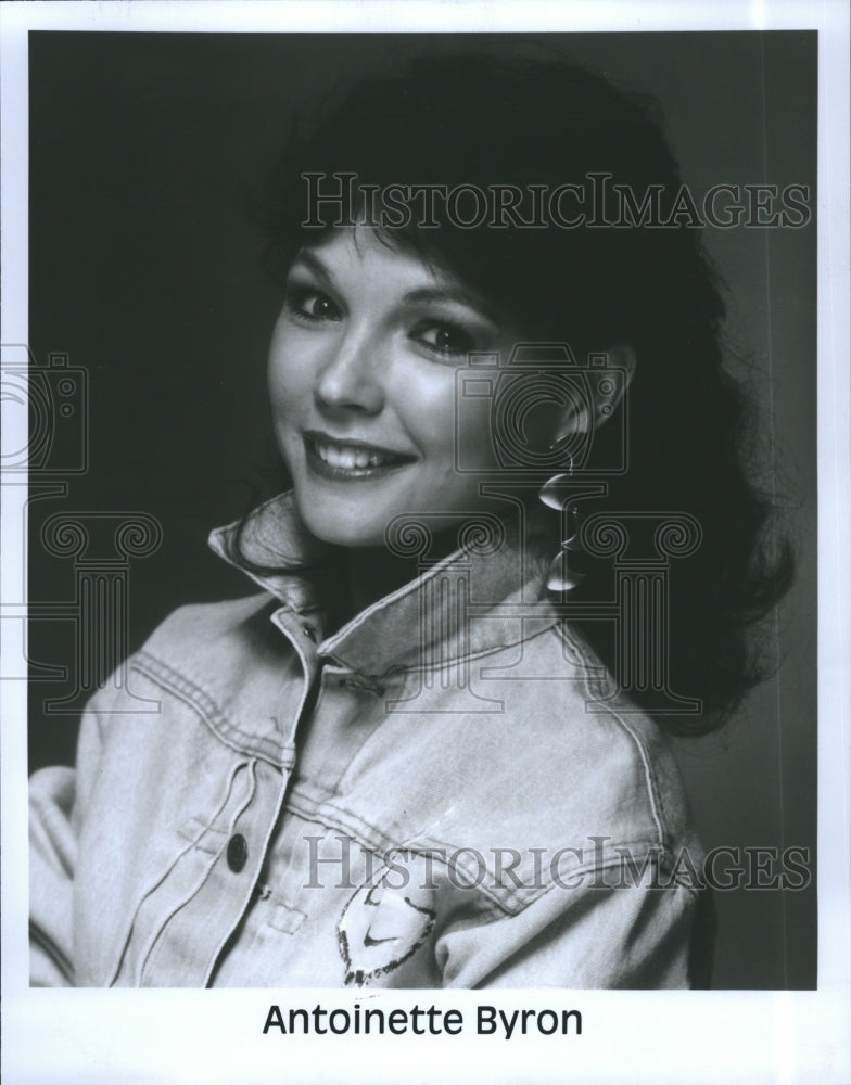 1988 Press Photo Entertainer Antoinette Byron - Historic Images