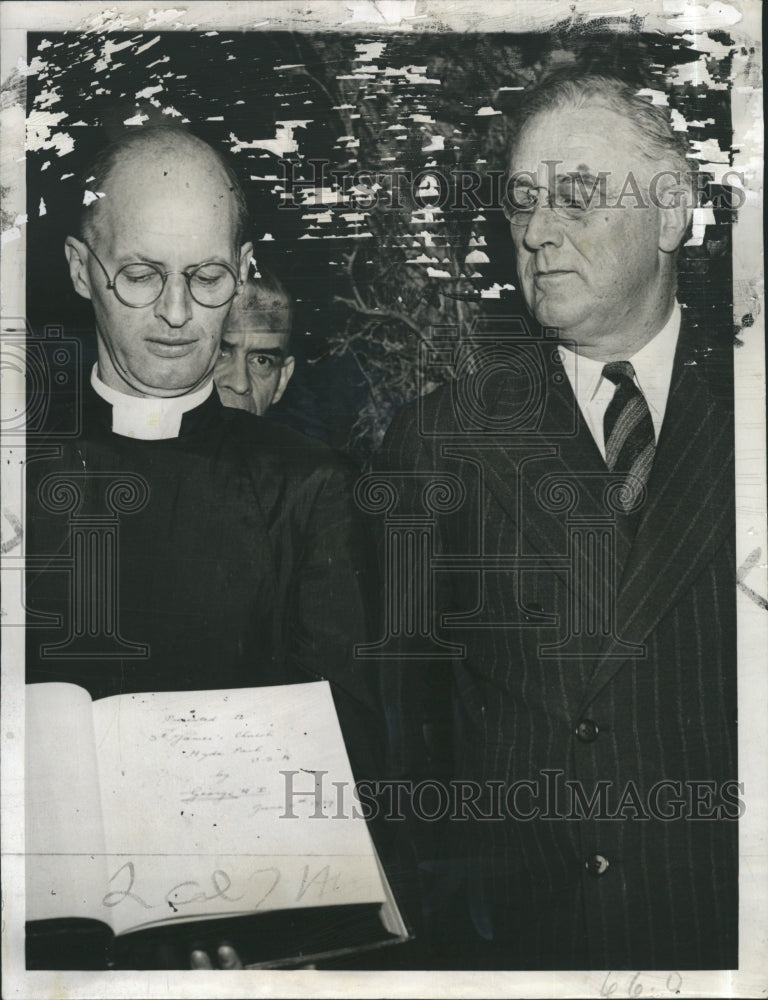 1939 Rev. Frank R. Wilson Holding St. James Version Of Bible - Historic Images