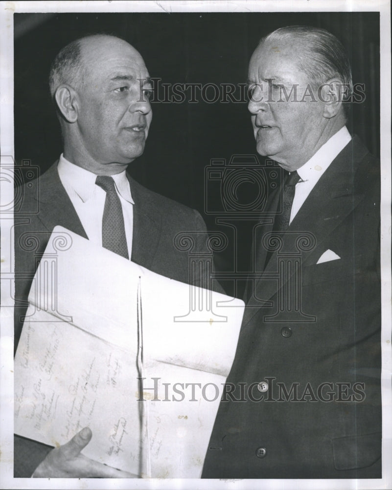 1958 Press Photo Police Captain Francis Wilson and Edward Sullivan - Historic Images