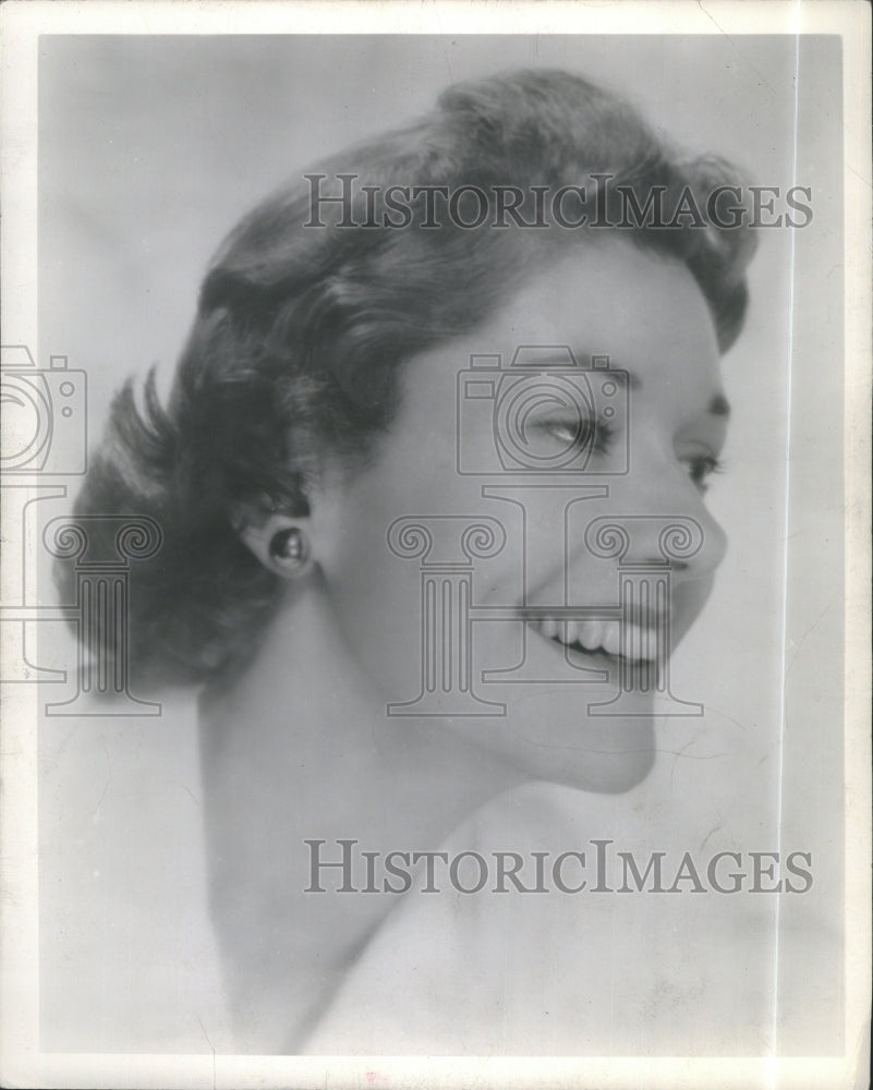 1960 Press Photo Elizabeth Wilson in &quot;Epitaph for George Dillon&quot; - Historic Images