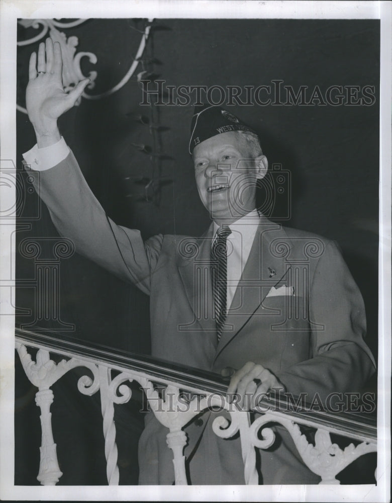 1958 Press Photo Donald R. Wilson leaving Miami Beach Hotel - Historic Images