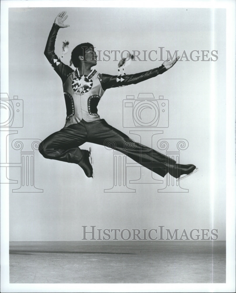 1974 Press Photo Skater Atoy Wilson First Black To Reach Skating Stardom - Historic Images