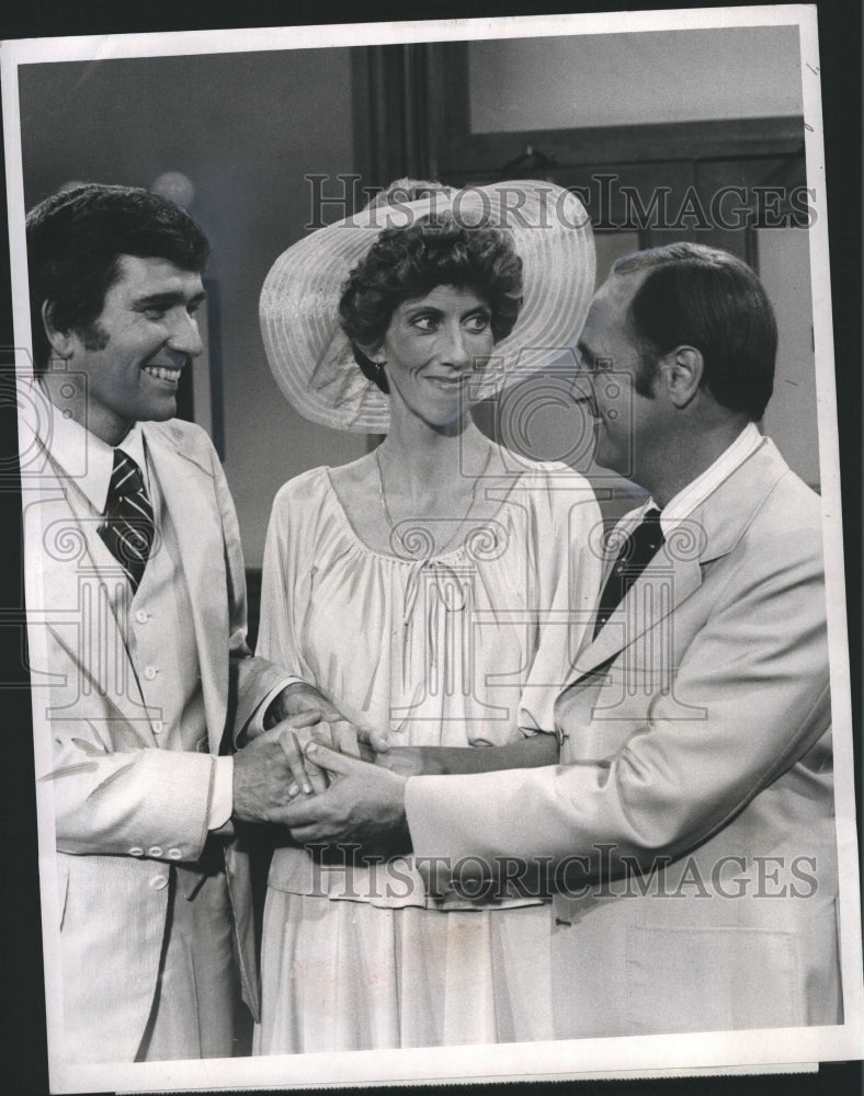 1975 Press Photo Marcia Wallace, Will Mackenzie on the Bob Newhart Show - Historic Images