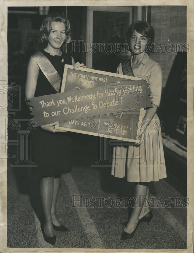 1962 Press Photo Maureen Wallace, Palma Schettino, McCormack Headquarters - Historic Images