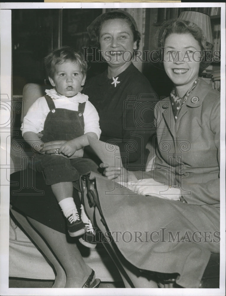 1955 Press Photo Mrs. O. Kelley Anderson With Mrs. John Lyman With Chris Pope - Historic Images