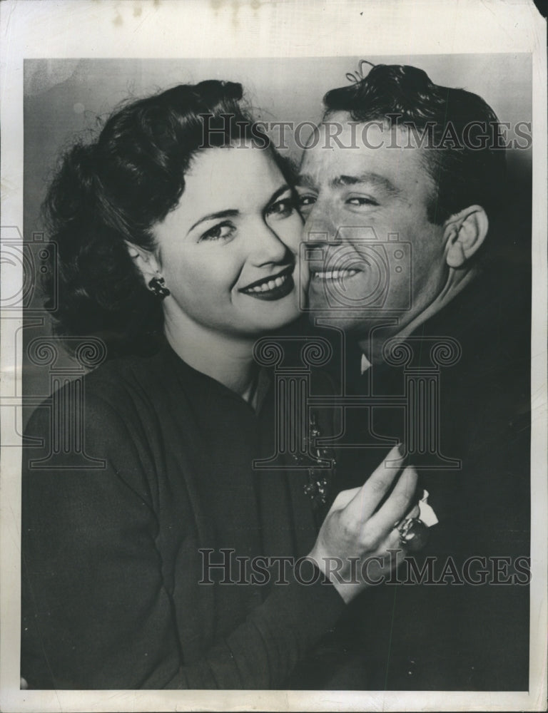 1946 Press Photo Actress Lois Andrews with her husband Steve Brodie