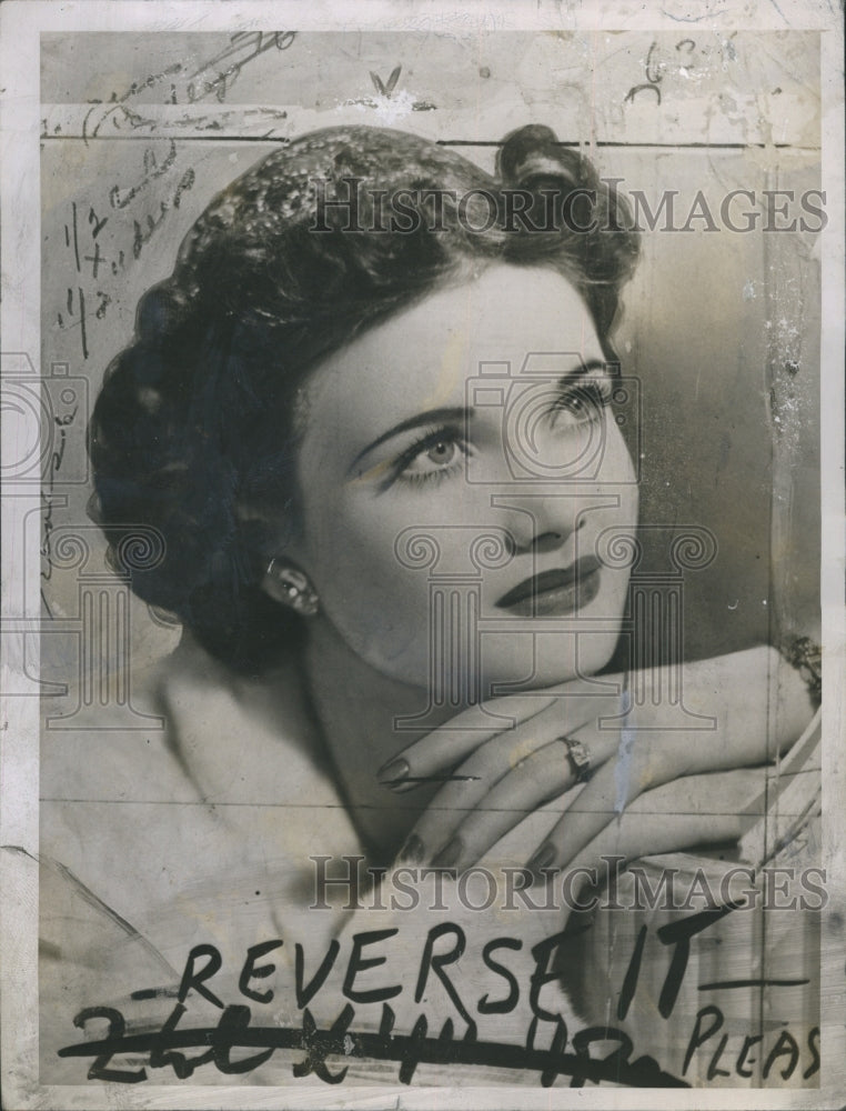 1944 Press Photo Actress Lois Andrews - Historic Images