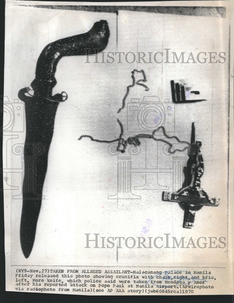 1970 Press Photo Benjamin Mendoza Crucifix Knife Tried to Stab Pope Paul VI - Historic Images