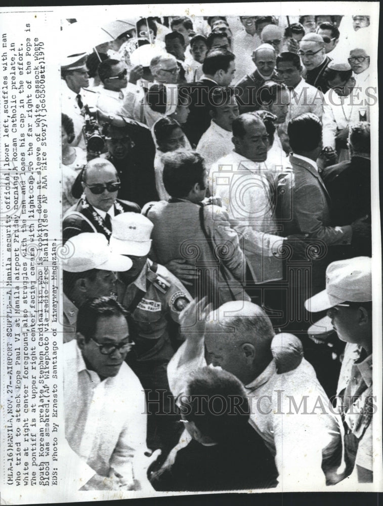 1970 Press Photo Pope VI Attacked By Man In Manila - Historic Images