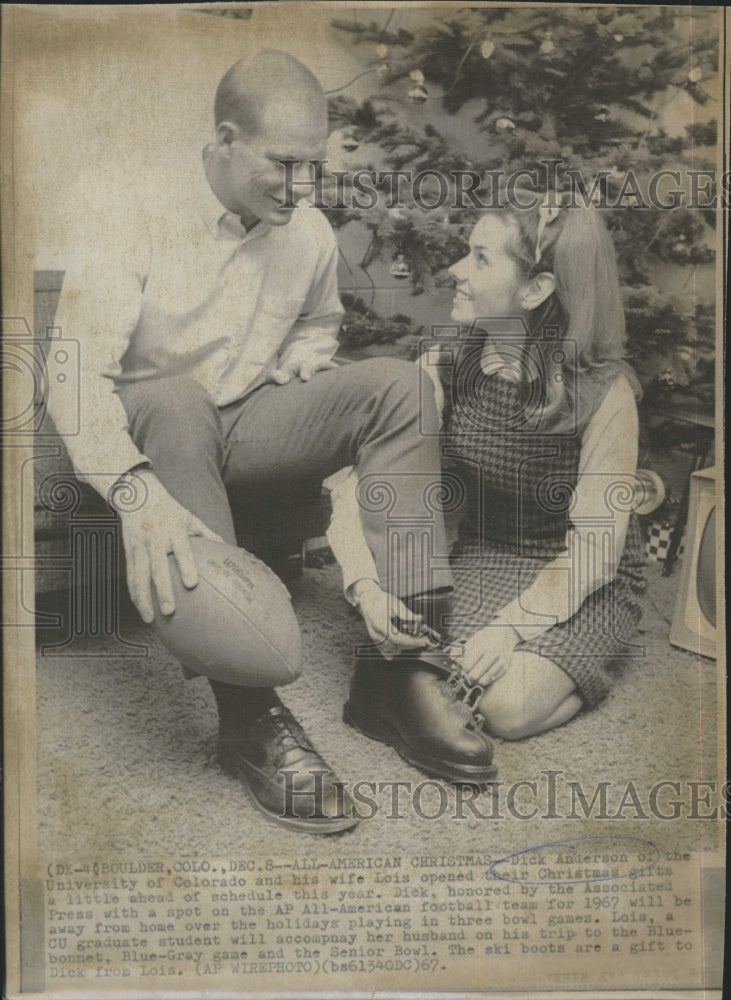 1967 Press Photo Dick Anderson University of Colorado Wife Lori AP All American - Historic Images