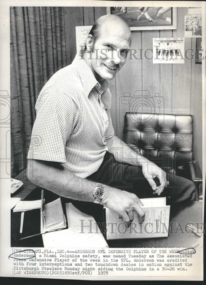 1973 Press Photo Dick Anderson Miami Dolphins AP Defensive Player of the Week - Historic Images