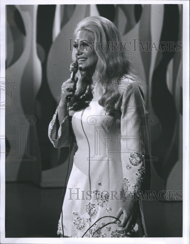 1969 Press Photo Folk Singer Nancy Ames TV Show Ed Sullivan Show - Historic Images