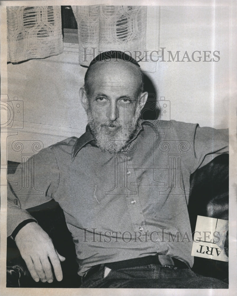 1975 Press Photo Rabbi Israel runs Marathon - Historic Images