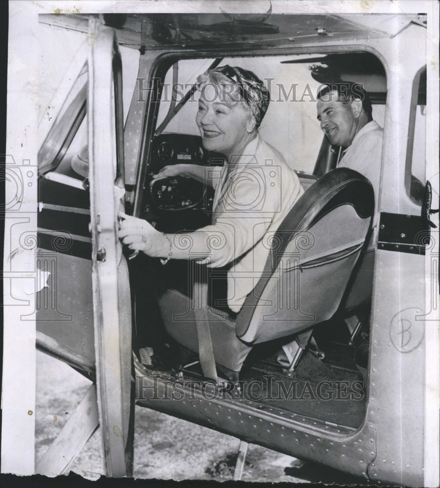 1955 Press Photo Actress Spring Byington Flying Lessons Instructor Thomas Ryan - Historic Images