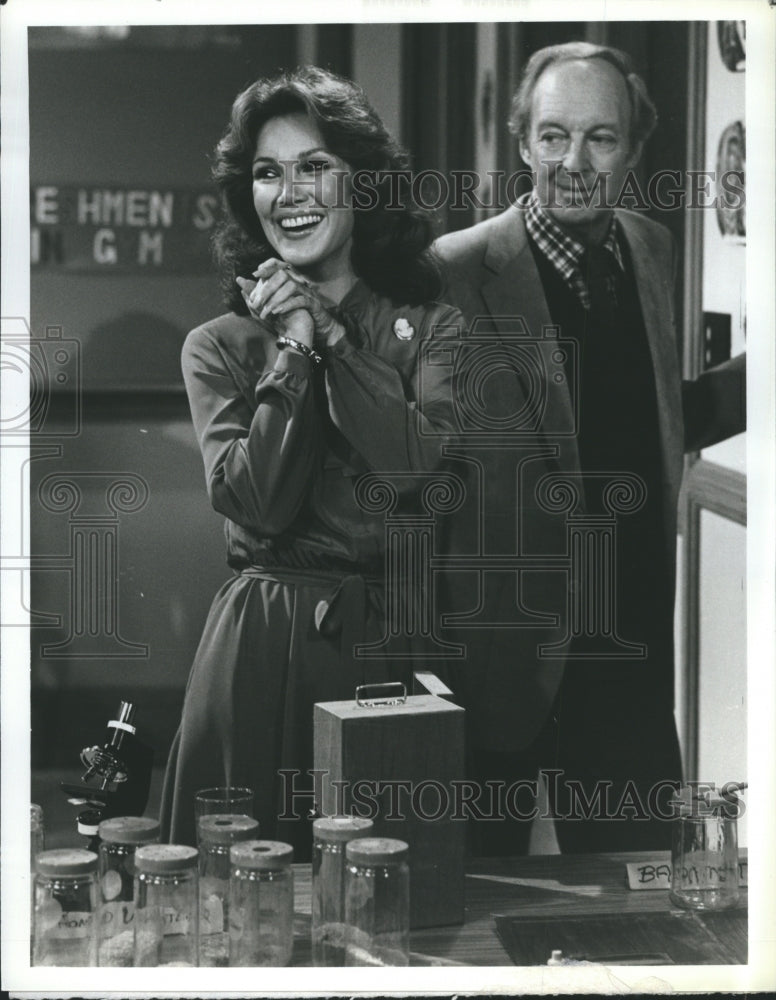 1980 Press Photo Mary Ann Mobley and Conrad Bain on "Diff'rent Strokes" - Historic Images