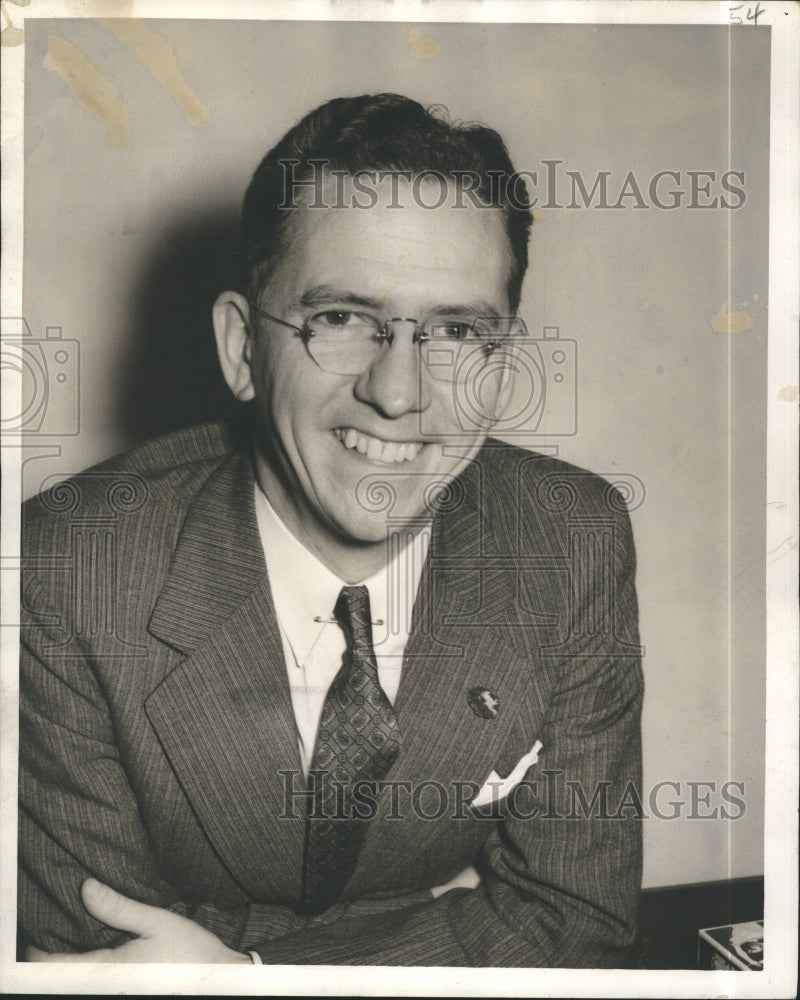 1951 Press Photo Edward J Olarry executive secretary of chamber of commerce - Historic Images