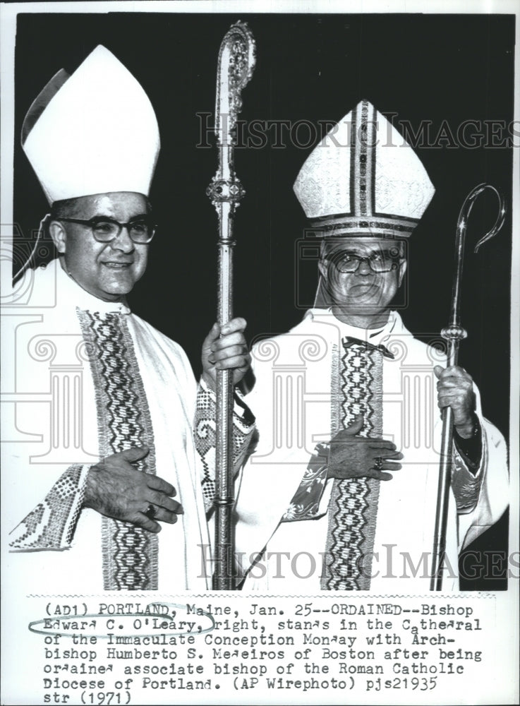 1935 Press Photo Bishop Edward O Leary with arch bishop Humberto Medeiros - Historic Images