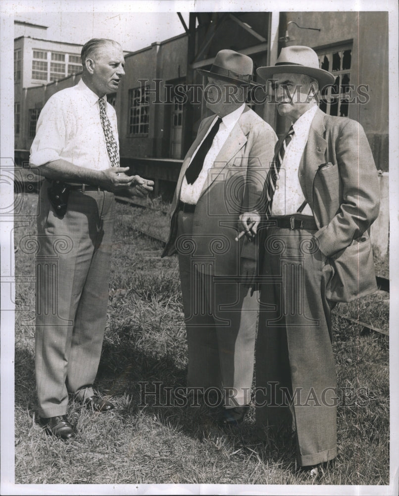 1957 Press Photo Chief Francis O&#39;Laughlin, Capt O. Conway, and Frank Day - Historic Images