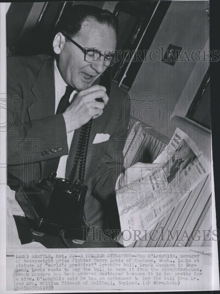 1959 Press Photo Tom O'Loughlin, manager of fighter Terry Lewis - Historic Images