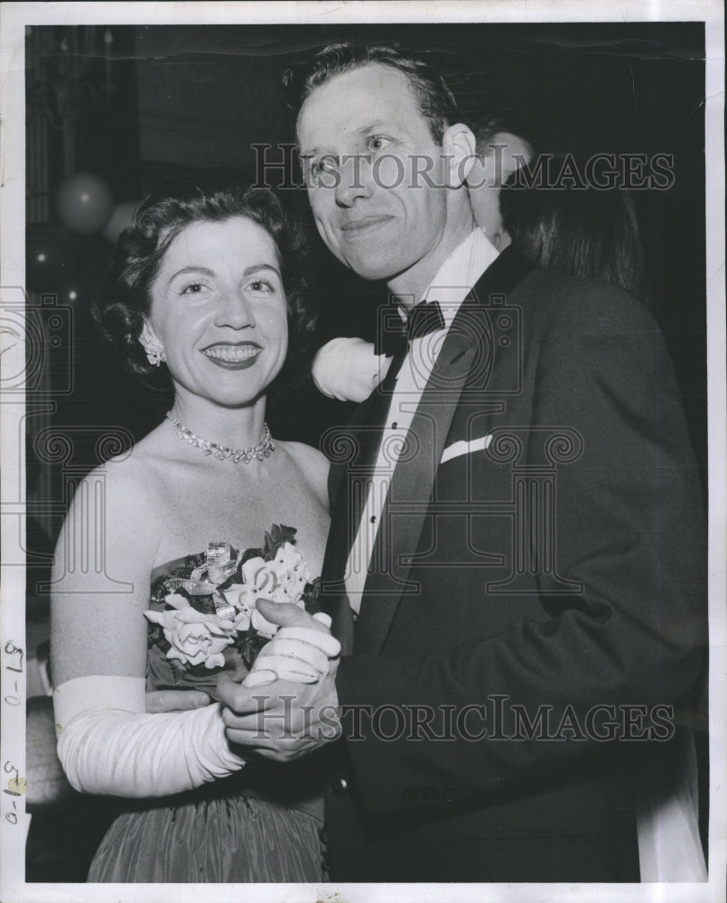 1957 Press Photo Patricia O&#39;Donoghue and Larry Gould at Christmas Waltz Party - Historic Images