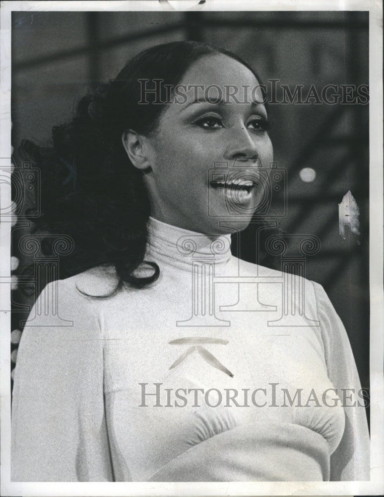 1972 Press Photo Diahann Carroll, The New Bill Cosby Show - Historic Images